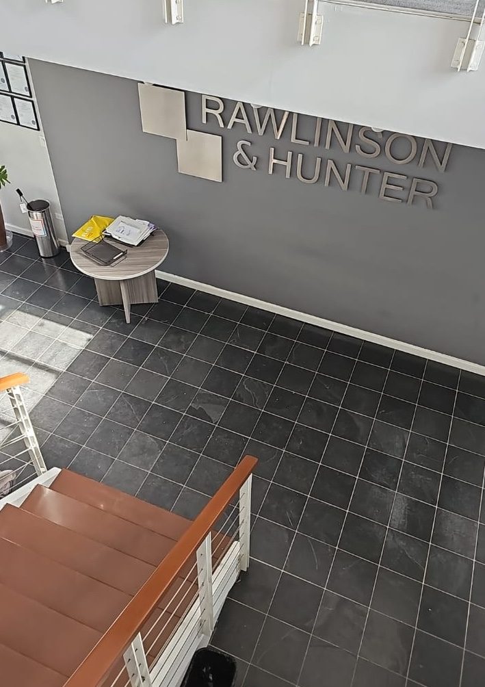 RAWLINSON & HUNTER, registered office